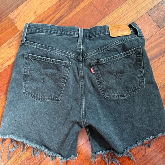 Levi’s Denim Shorts - Picture 5 of 5